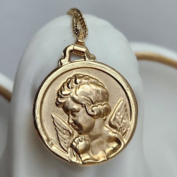 VTG 10k Solid Yellow Gold Winged Guardian Angel Charm Pendant Necklace